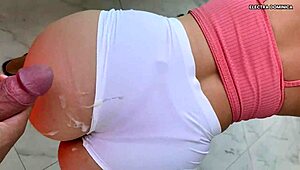 Essa Empregada Safada Tem Uma Bunda Tão Gostosa Que Me Deixa Louco De Tesão Ela Deixou Eu Gozar Pra Ela