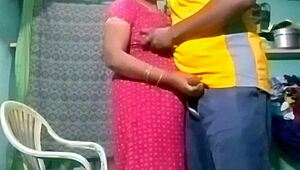 गाँव की टीचर और स्टूडेंट घर पर डॉगी स्टाइल में पकड़ी गईं