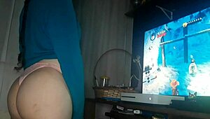 Latina gamer girl plays taboo game with me.