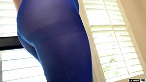 Amilia Onyx NEEDS You To CUM INSIDE!