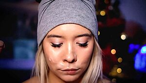 Colombian slut calls boyfriend for facial cumshot on webcam!