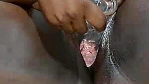 ebony babe squirts solo 😍