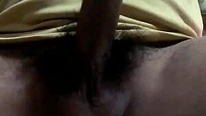 cậu ấy thủ dâm bắn tinh tung tóe