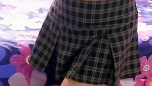 Porno estudiantes mi profe gustavo me ordena masturbarlo y sacarle la leche con mis tetas es su departamento después de clases