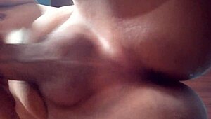 ordeñandome con los dedos en el culo