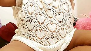 Wow, check this Bengali sexy girl flaunting on webcam right now!