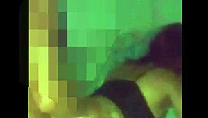 socou fundo e gozou dentro da casada safada completo no red 😈