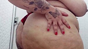 Mary Jhuana, the bbw babe, slips a plug in at the mall bathroom.