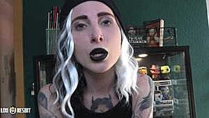 Exhibitionism challenge with lou nesbit and lia louise unfolds