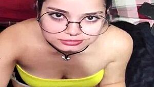 Acabei De Sair Do Banho E A White Moon Ja Veio De Boca No Pau Pra Levar Uma Gozada Na Cara