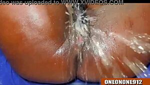 i can’t get enough of this wild ebony squirting moment. fingering myself drives me crazy!