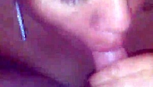 मुझे आज रात तुम्हारा लंड चूसने वाली स्लट बनाओ 😜