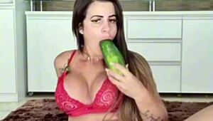 fui comprar pepino e fiquei louca de tesão! 🥒