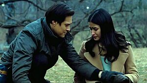 Enrique Gil and Liza Soberano Share Intimate Kiss