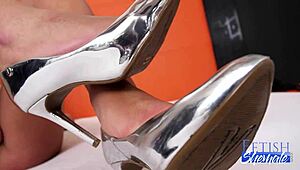 Sexy Shemale Toes Ready to Tease and Please You