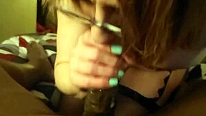 Blonde Dixie Visits for a Chat