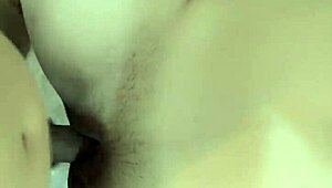 वैलेंटाइन डे वाइल्ड चुदाई क्रीमी चूत एक्सप्लोजन में खत्म होती है!