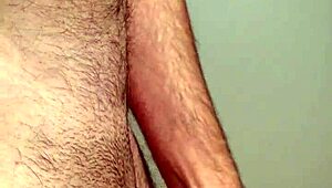 i'm watchin my hard cock cummin all over, it's so hot