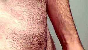 i'm watchin my hard cock cummin all over, it's so hot