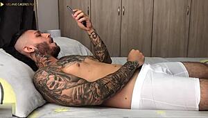 descubro a mi hermanastro masturbandose con dirty talk