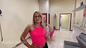 Loirinha safada said her man doesn’t care if she hooks up with friends