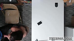 Fake taxi police officer apprehends suspect under suspicion