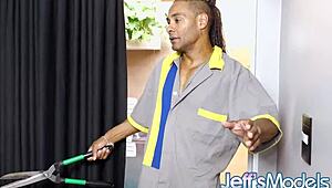 बिग ब्लैक प्लंपर बियांका बम्बम हंग गार्डनर को सेड्यूस करती है