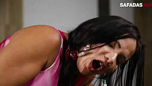 Personal enrabando a cliente gostosa!