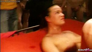 Echte Klassiker Amateur Swinger Orgie in Berlin 90er