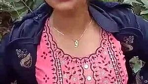 जंगल में वाइल्ड मंगल! वो स्टेपसिस को चोदती है जब तक पस्सी लाल नहीं हो जाती, क्लियर ऑडियो में!