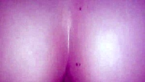 molhando o pau todinho e gemendo gostoso essa fode gostoso