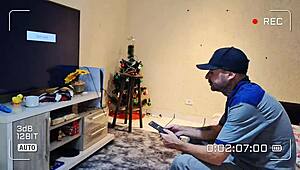 housewife calls technician to fix her computer in reality show