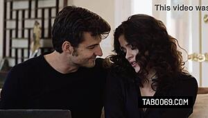 hot milf victoria voxxx lets it guy fuck her pussy to fix computer