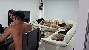 Madura Cachonda Quiere Verga Parte 1 Se Masturba Con Sus Hijastros Presentes