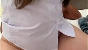 थाई कॉलेज गर्ल सेक्सी आवाज में सेल्फी