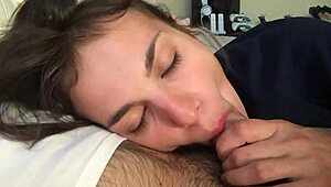 Amateur Russian Teacher Gives Perfect Blowjob At Home