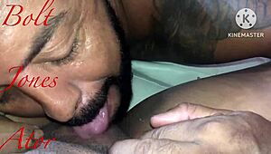 I'm chubby and short with a beautiful face, and I love guys who know how to suck pussy passionately.