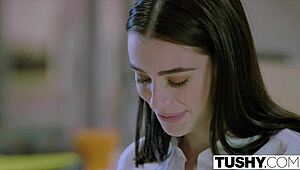 तशी लाना रोड्स वाइल्ड सेशंस में एनल पैशन क्यों चाहती है?