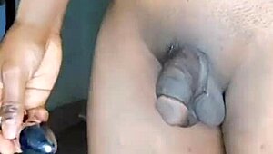 अंत में मेरी चेस्टिटी केज अनलॉक हुई, हिलाया और बकेट्स वीर्य निकला!