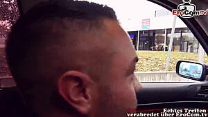 reife deutsche frau beim öffentlichen sextreffen im auto gefickt