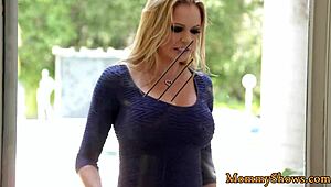 oh man, classy milf pussylickin with them stunning teens, so hottt...