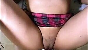 La Colegiala Con Grandes Curvas Y Su Tutor Tuvieron Una Sesión De Estudio Privada En El Apartamento De Ella Pero Terminó Siendo Más Caliente Que Cualquier Lección