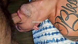 o gringo engolindo tudo e levando no cuzinho apertado