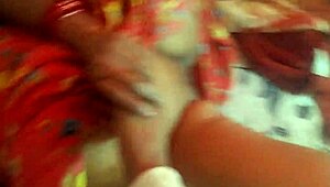 रेशमा मेच्योर आंटी चूत क्रीमपाई के साथ कॉक लेती है