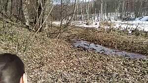 This teen's outdoor blowjob ends with a swallow. 😈