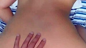 no se da cuenta que la estoy grabando mientras la follo por detras