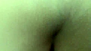 This teen's outdoor blowjob ends with a swallow. 😈