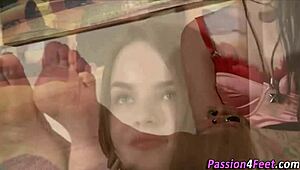 I can’t stop watching this babe scrunch her sexy foot soles barefoot.