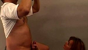 Sexy photoshoot with milf brunette turns into hot sofa banging