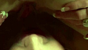 दो कानूनी टीन 18+ किचन में जोर से डबल पेनेट्रेटेड